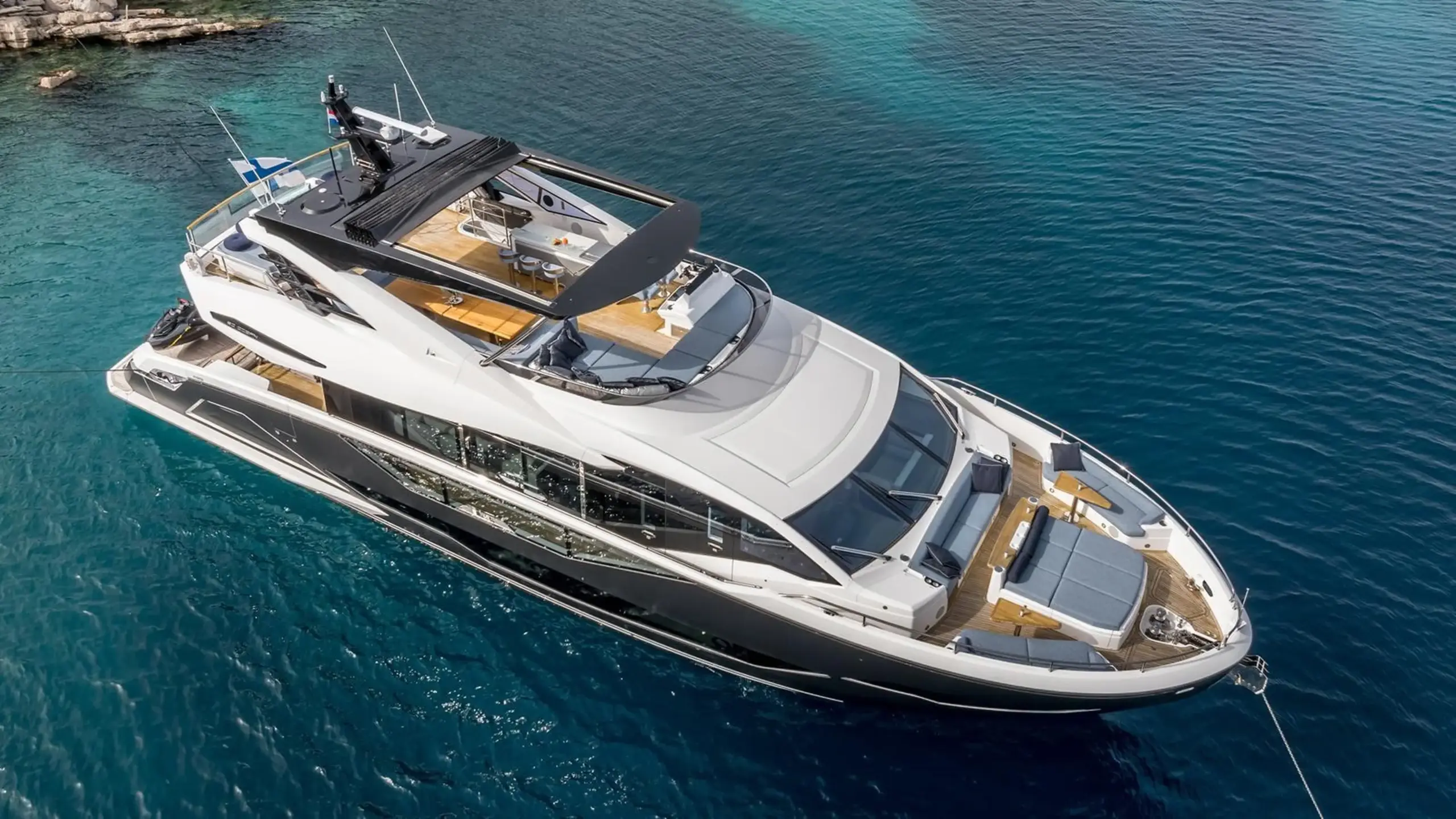 Modernized sunseeker ocean 90 yacht