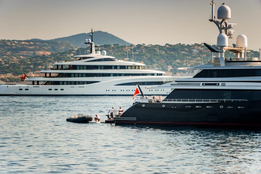 Crew Placement: Finding The Right Professionals To Crew Your Yacht