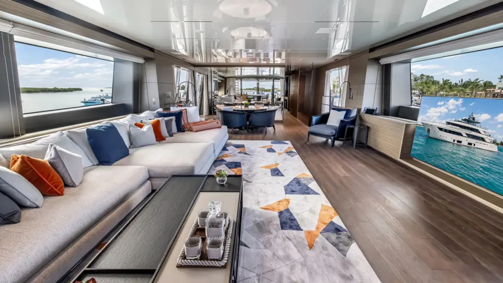 Main salon Navetta 42