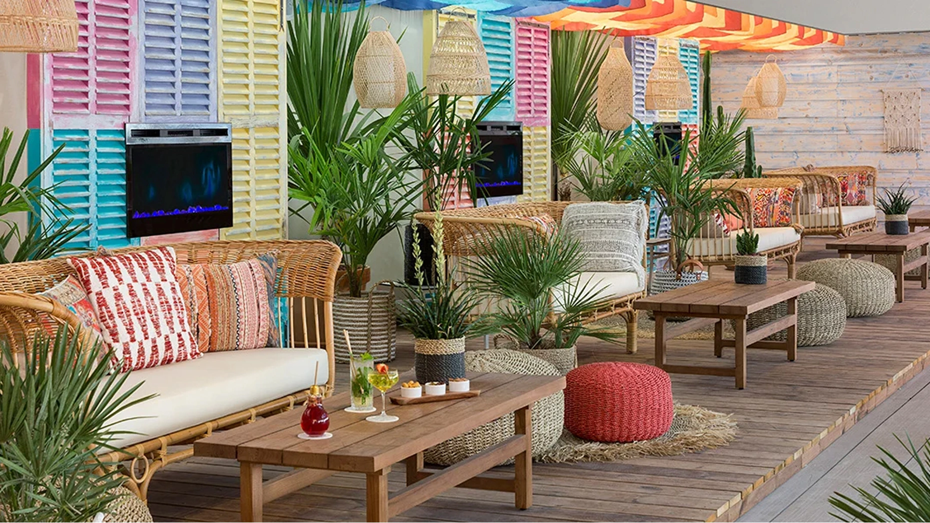 BFire wood-fired grill restaurant on Croisette jetty with Italian Argentinian fusion and seafood buffet