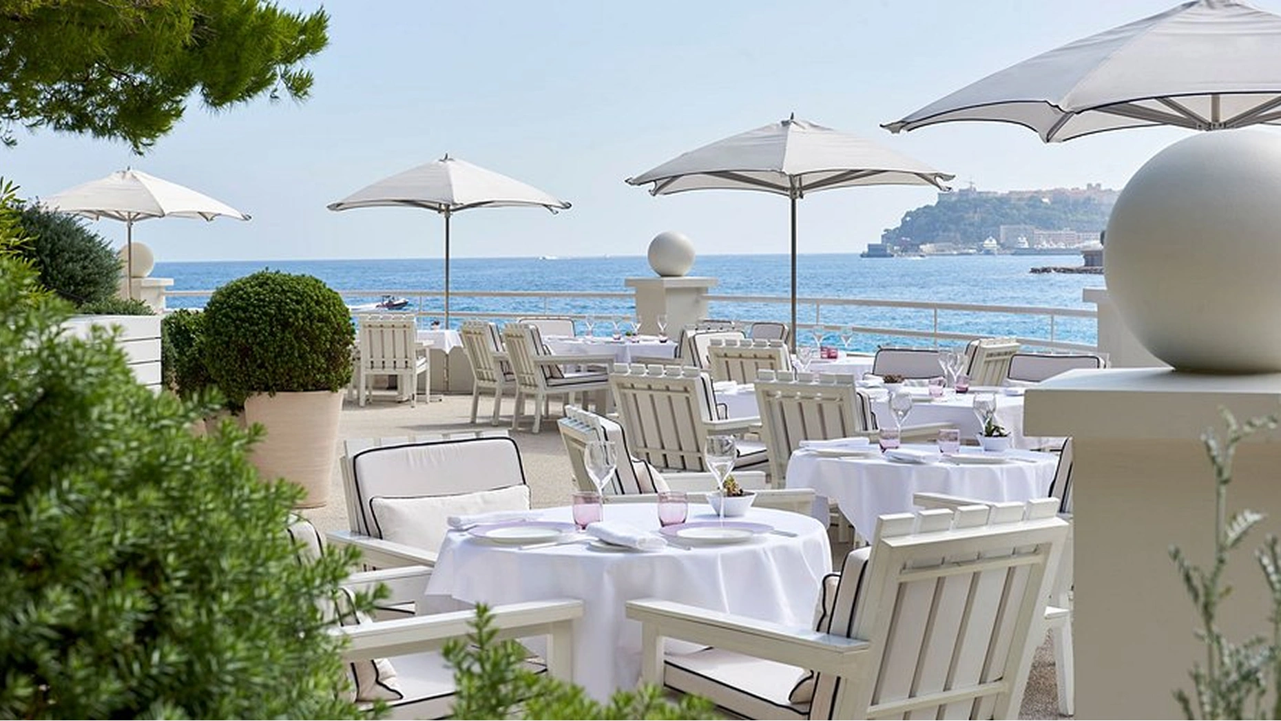 Elsa one Michelin star organic restaurant sea views Monte-Carlo Beach Hotel sustainable cuisine