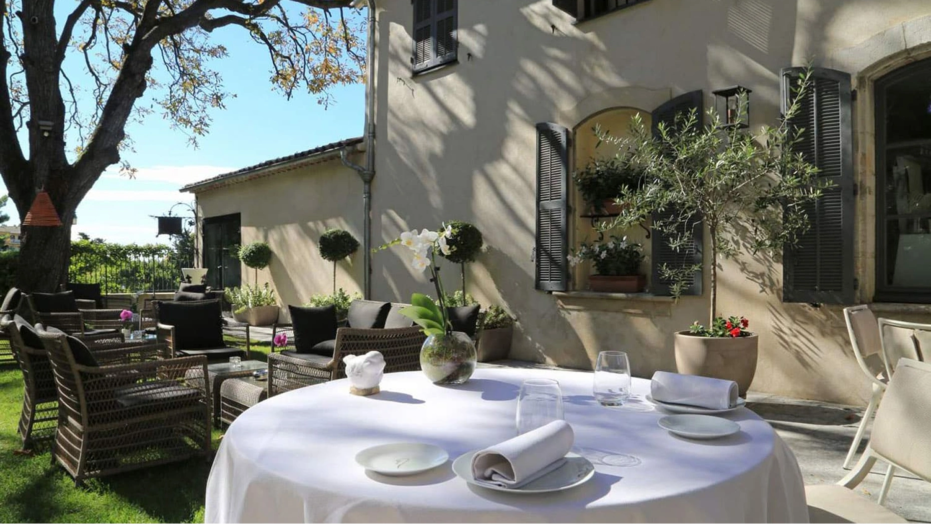 Villa Archange two Michelin star restaurant in 18th century building Cannes South of France cuisine