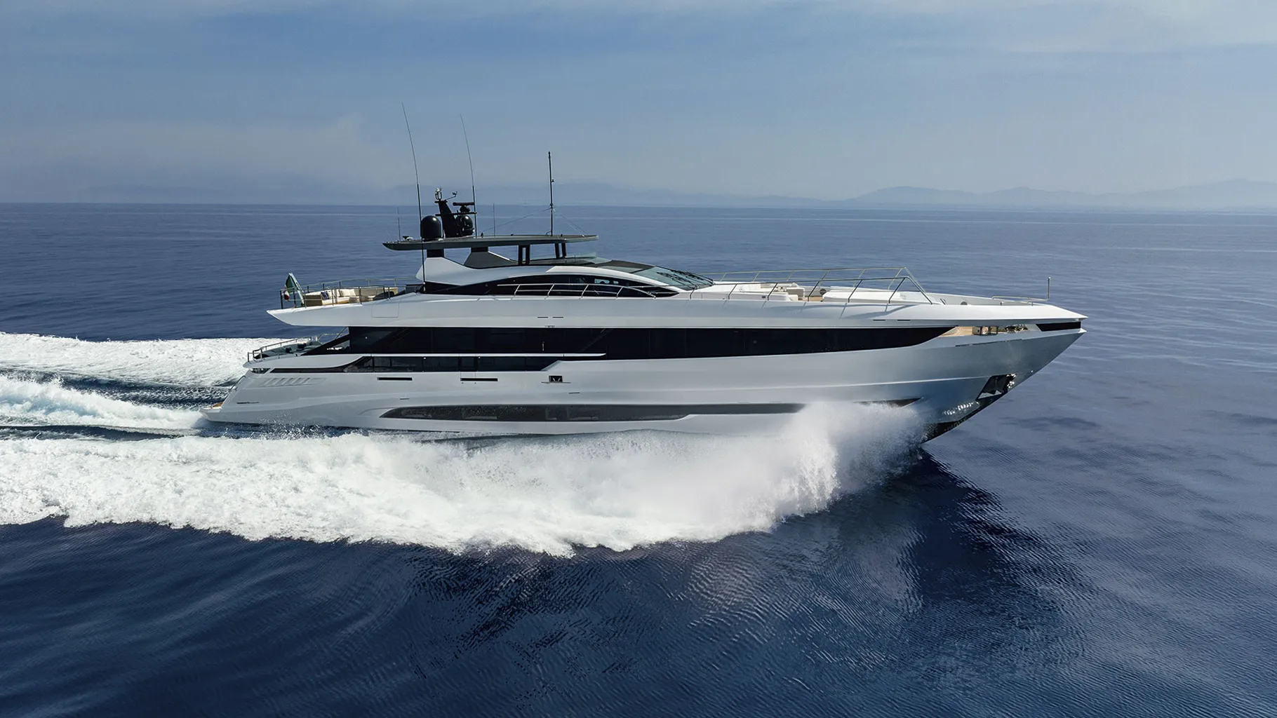 2022 Mangusta Gransport 33